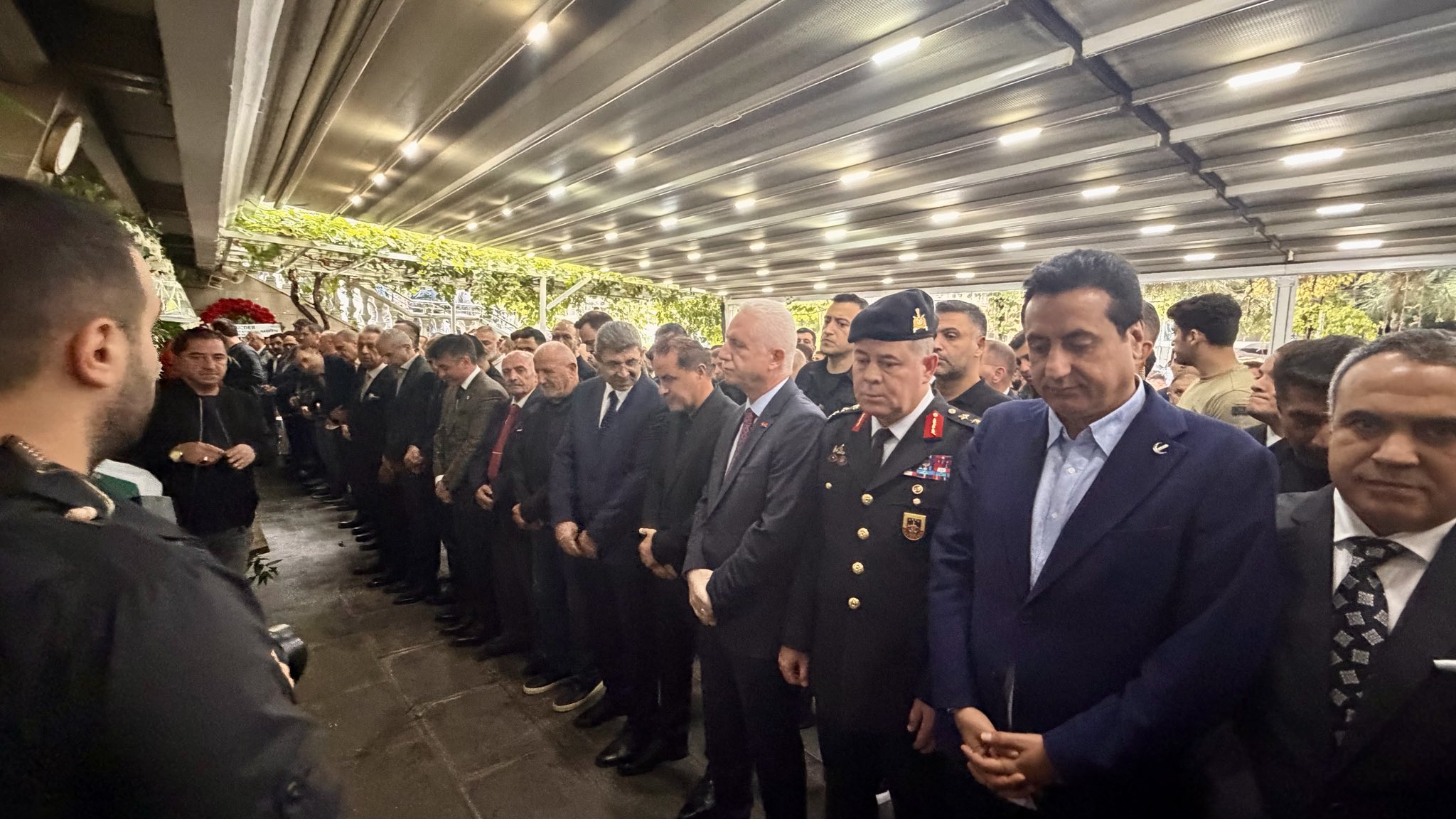Büyükçekmece Cumhuriyet Başsavcısı Ömer Karakaya’nın annesi Hacı Ayşe Karakaya son yolculuğuna uğurlandı