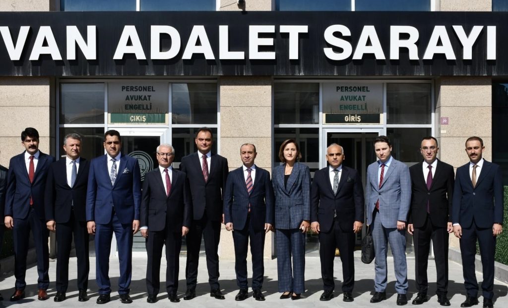 HSK Üyesi Sait Özdemir’den Van’da yoğun adliye trafiği: Hakim ve savcılarla bir araya geldi