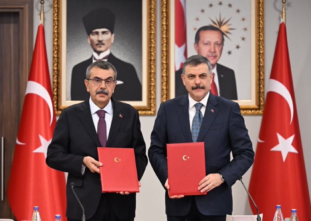 Okul güvenliği için 7 bakanlıktan ortak protokol: İçişleri ve Millî Eğitim Bakanlığı düğmeye bastı!