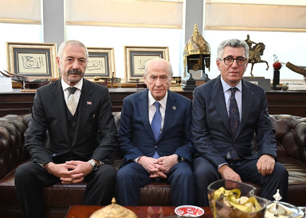 22 YILLIK HUSUMET BİTTİ | Bahçeli Sarallar ve Şahinler ailelerini MHP Genel Merkezi’nde buluşturdu!