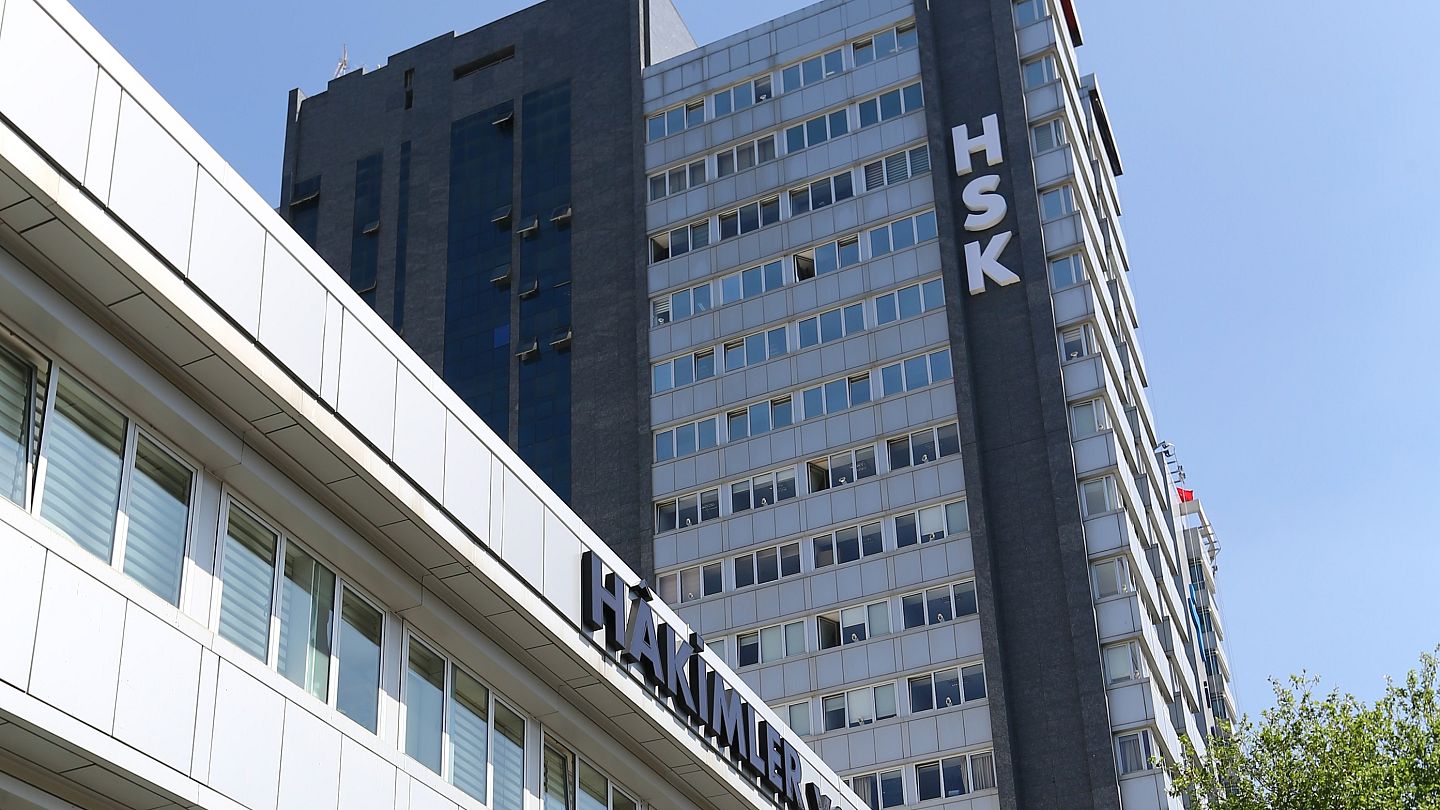 KULOĞLU DUYURDU! HSK’den lojmanı yedi yılı aşkın süre boşaltmayan hâkim hakkında etik ihlal kararı!