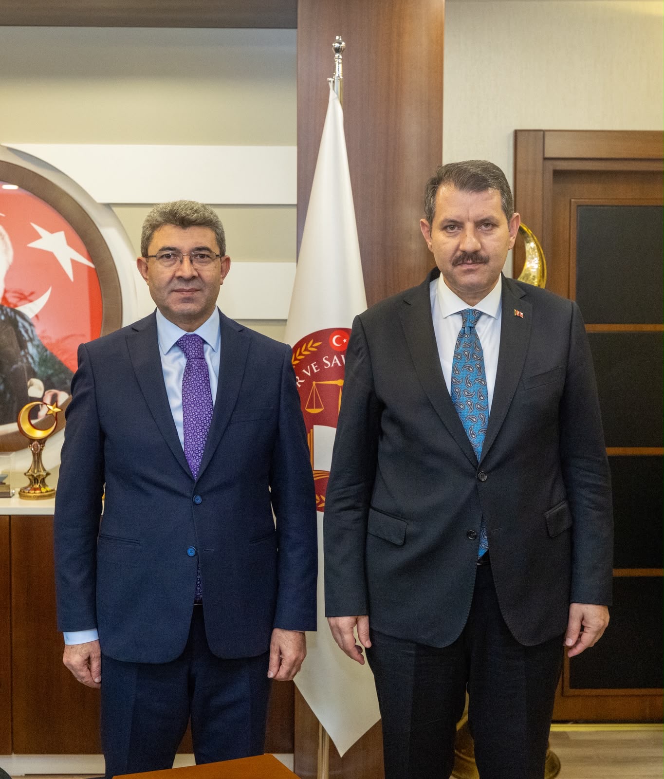 ATAK MAKETİ HEDİYE ETTİ! Milli Savunma Bakan Yardımcısı Ayhan’dan HSK Başkanvekili Aydoğdu’ya nezaket ziyareti