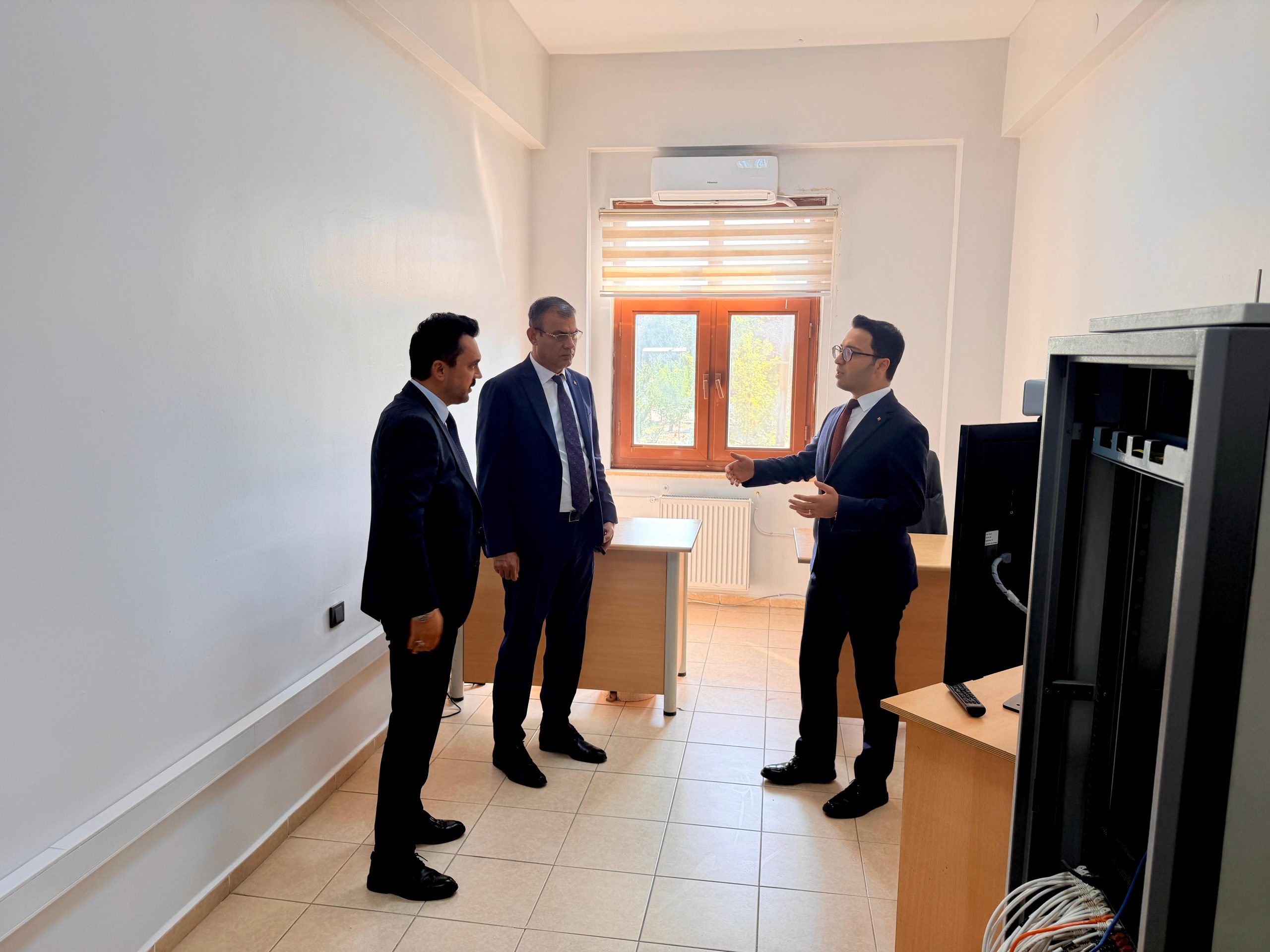 Akyazı Adliyesi’nde vatandaş odaklı yeni dönem: Danışma ile Ön Büro ve SEGBİS Salonu açıldı