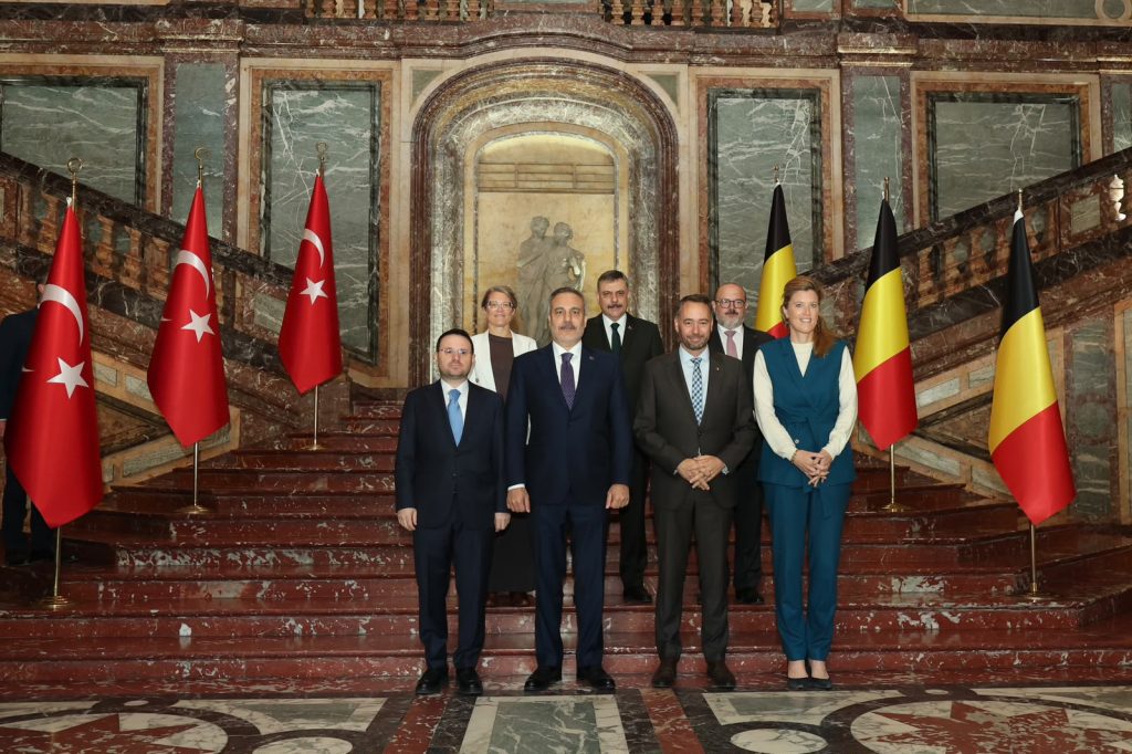 SON DAKİKA! Dışişleri, İçişleri ve Adalet Bakanlarımızın Brüksel çıkarmasından ilk kareler…