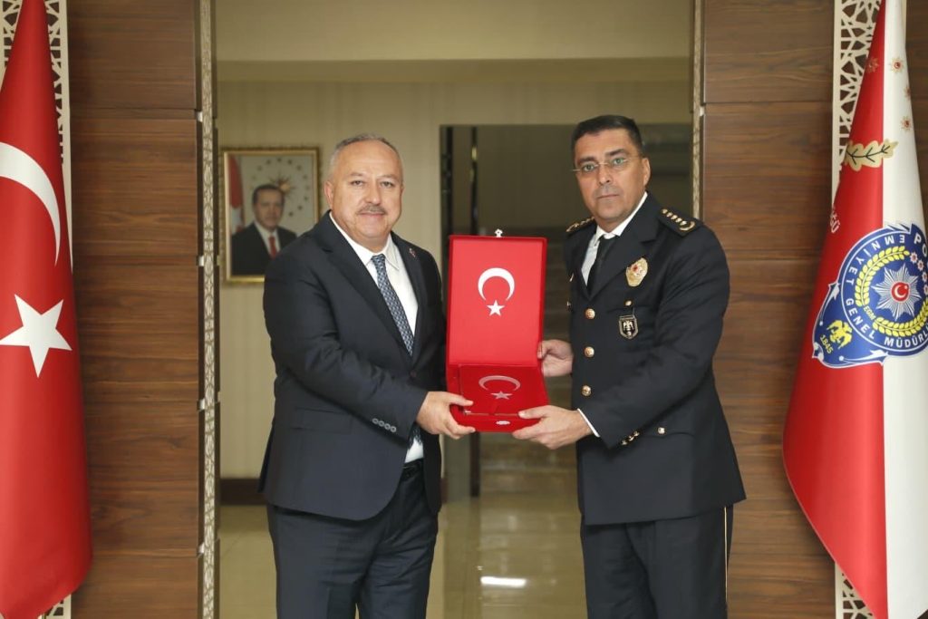 EMNİYETTE DEĞERLENDİRME TOPLANTISI! EGM Ali Fidan Şanlıurfa Emniyet Müdürlüğü’nün çalışmalarını değerlendirdi