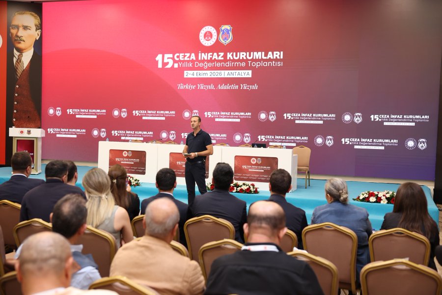 BAĞIMLILIKLA MÜCADELE VURGUSU! Ceza infaz kurumlarının Antalya toplantısında eğitim ve destek hizmetleri değerlendirildi!