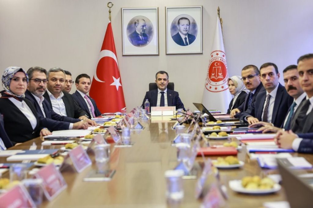 ADALET PERSONELİNİN HAKLARI MASADA! Bakan Yardımcısı Aydoğdu başkanlığında mali, sosyal ve özlük hakları görüşüldü!